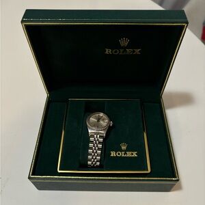 Womens 26mm Rolex Oyster Perpetual Date